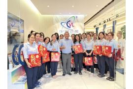 CAT VAN LOI HANDS OUT 2026 MID-AUTUMN GIFTS: EXPRESSING GRATITUDE AND WISHING PEACE TO ALL EMPLOYEES